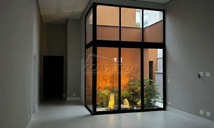 Casa térrea no Condomínio Residencial Damha com 195 m² | 3 suítes e 2 vagas cobertas.