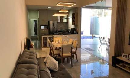 Casa térrea à venda no Condomínio Reserva das Paineiras com 160m² | 3 dormitórios sendo 1 suíte e 4 vagas de garagem.
