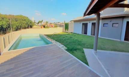 Casa térrea à venda no condomínio Park Campestre I com 384 m² | 3 suítes, sendo 1 suíte master com closet e 6 vagas de garagem.