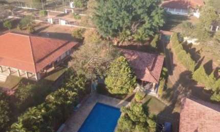 Chácara à venda no Alpes das Águas em São Pedro com 800 m² | Salão de jogos, piscina, 7 dormitórios sendo 6 suítes.