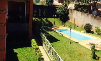 Casa térrea à venda no bairro Nova Piracicaba com 470 m² | 3 dormitórios, sendo 1 suíte e 5 vagas de garagem.