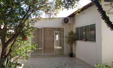 Casa térrea no bairro Campestre com 750 m² de terreno | 3 dormitórios, sendo 2 suítes e amplo quintal gramado