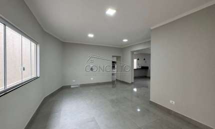 Casa térrea no bairro Parque Santa Cecília com 220 m² | 3 dormitórios, sendo 1 suíte e 3 vagas de garagem cobertas.