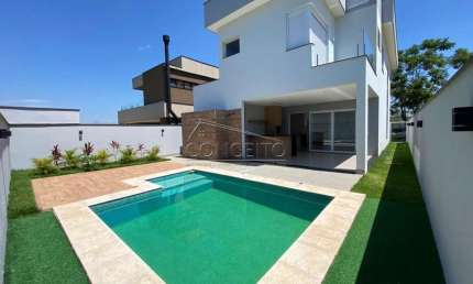 Sobrado à venda no Condomínio Villa Bela Vista com 367m² | 3 suítes e 4 vagas de garagem.