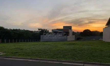 Terreno à venda no Condomínio Moinho Vermelho com 413 m² de área total.