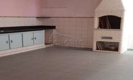 Casa térrea à venda no centro de Piracicaba com 280 m² | 4 dormitórios, sendo 2 suítes e 2 vagas de garagem.