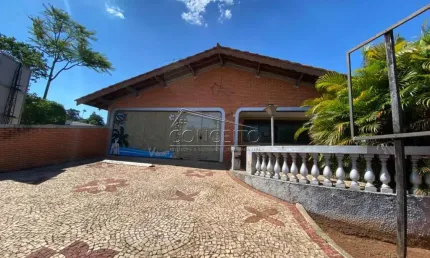 Casa residencial/comercial à venda no bairro Vila Rica em São Pedro com 172,22 m² | 3 dormitórios, sendo 1 suíte, porão e 5 vagas de garagem.
