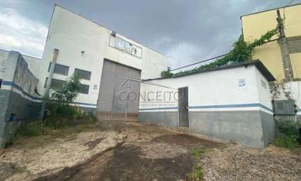 Barracão à venda no bairro Paulicéia com 229m² | 2 escritórios, cozinha, banheiro e vestiário.