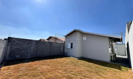 Casa térrea à venda no Bairro Jardim Ouro Fino em Rio das Pedras com 46 m² | 2 dormitórios, quintal gramado e 2 vagas de garagem.