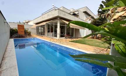Sobrado à venda no Condomínio Reserva do Engenho com 323,82 m² | 4 suítes, sendo 1 suíte master com closet e varanda e 6 vagas de garagem.