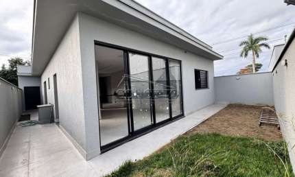 Casa térrea recém construída à venda no condomínio Residencial Park Unimep Taquaral com 155 m² | 3 suítes e 4 vagas de garagem.