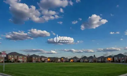 Terreno de esquina disponível para venda 326,29 m² no bairro residencial integração em uberlândia-mg