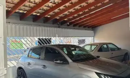 Casa de Colônia disponível para venda no bairro Custódio Pereira em Uberlândia-MG