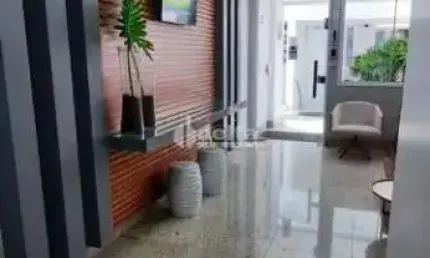 Apartamento disponível para venda no bairro Santa Mônica em Uberlândia-MG