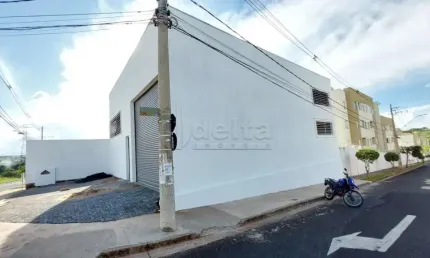 Galpão disponível para locação e venda no bairro Shopping Park em Uberlândia-MG