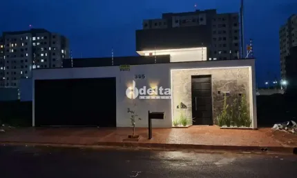Casa residencial disponível para venda no bairro Praça Alto Umuarama em Uberlândia-MG