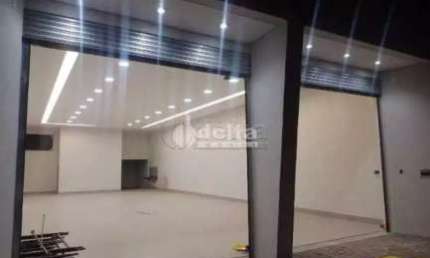 Loja disponível para venda no Bairro Alto Umuarama em Uberlândia-MG