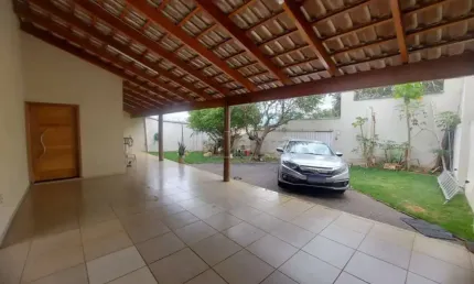 Casa disponível para locação no bairro Vigilato Pereira em Uberlândia-MG
