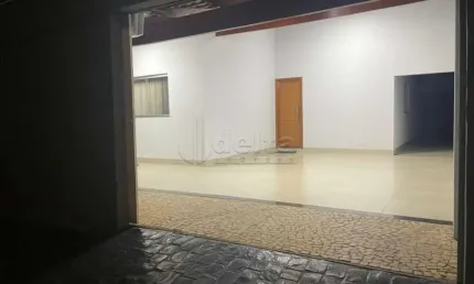 Casa residencial disponível para venda no bairro Jardim Europa em Uberlândia - MG
