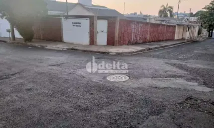 Terreno de esquina disponível para venda 412 m² no bairro fundinho em uberlândia-mg