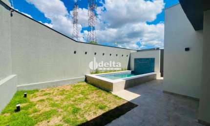 Casa disponível para venda no bairro  Jardim Karaíba / Jardim Inconfidência em Uberlândia-MG
