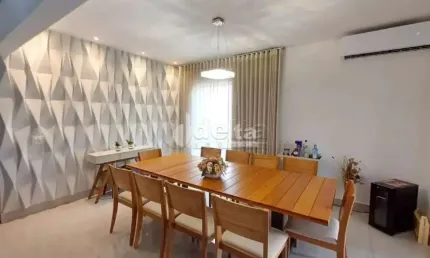 Cobertura disponível para venda no bairro Brasil em Uberlândia-MG