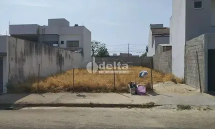 Terreno disponível para venda no bairro Bosque dos Buritis em Uberlândia-MG.