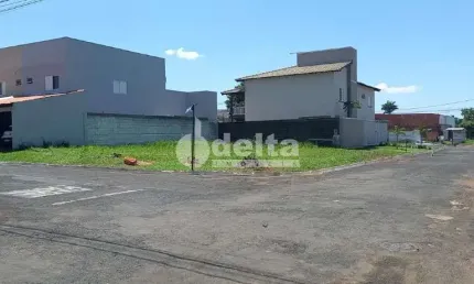 Terreno em condomínio fechado disponível para venda 252 m² no bairro minas gerais em uberlândia-mg