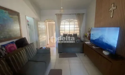 Casa Residencial disponível para Venda no bairro Daniel Fonseca em Uberlândia-MG