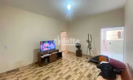 Casa residencial disponível para venda no bairro São Jorge em Uberlândia-MG