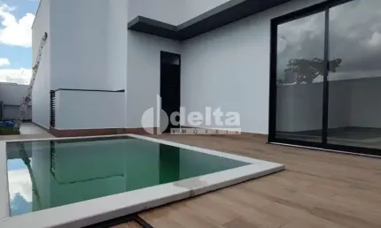 Casa no condomínio Splendido disponível para venda e locação no bairro Laranjeiras em Uberlândia-MG