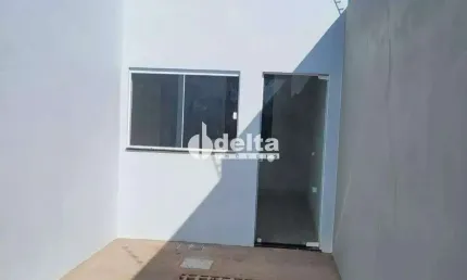 Casa residencial disponível para venda no bairro Jardim Sucupira em Uberlândia - MG.