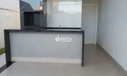 Casa no condomínio Terras Alpha disponível para venda em Uberlândia-MG