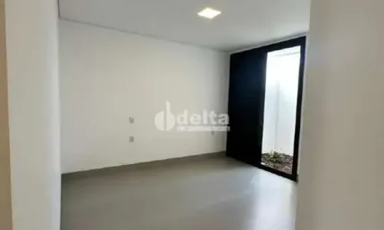 Casa residencial disponível para venda no bairro Jardim Sul em Uberlândia-MG