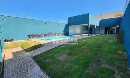 Casa disponível para venda no bairro Daniel Fonseca em Uberlândia-MG