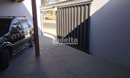 Casa residencial disponível para venda no bairro Jardim das Palmeiras em Uberlândia - MG