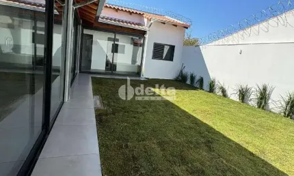 Casa residencial disponível para venda no Bairro Jardim Europa em Uberlândia-MG