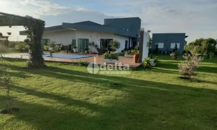 Galpão disponível para venda no bairro Zona Rural de Uberlândia em Uberlândia-MG
