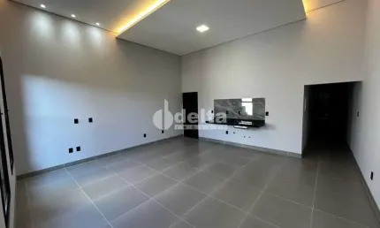 Casa residencial disponível para venda no bairro Novo Mundo em Uberlândia-MG