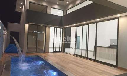 Casa no condomínio Arts disponível para venda em Uberlândia-MG