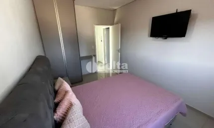 Casa residencial disponível para venda no bairro Jardim Karaíba em Uberlândia-MG