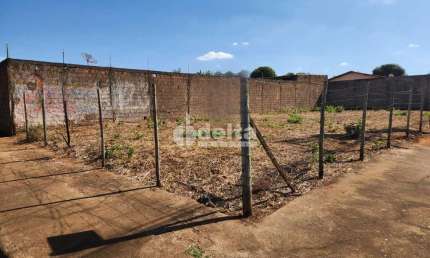 Terreno disponível para venda 375 m² no bairro Minas Gerais em Uberlândia-MG