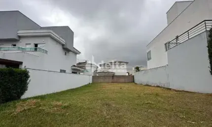 Terreno disponível para venda 347 m² no bairro Jardim Inconfidência em Uberlândia-MG