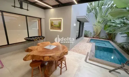 Casa em condomínio disponível para venda no bairro Nova Uberlândia em Uberlândia-MG