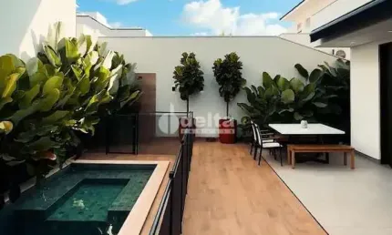 Casa no condomínio Gávea Paradiso disponível para venda em Uberlândia-MG