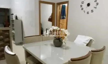 Casa residencial disponível para venda no Bairro Jardim Europa em Uberlândia-MG