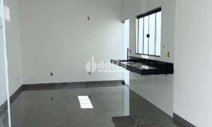 Casa residencial disponível para venda no bairro Monte Hebron em Uberlândia-MG