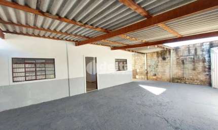 Casa com 3 quartos à venda no Mansour, Uberlândia 