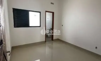 Casa residencial disponível para venda no bairro Verde Vida em Uberlândia - MG.
