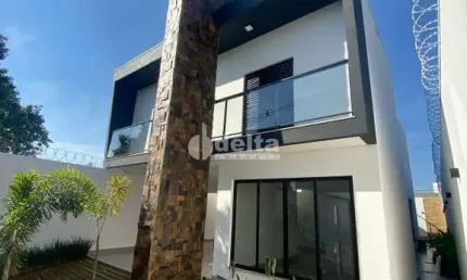 Casa residencial disponível para venda no bairro Nova Uberlândia em Uberlândia-MG